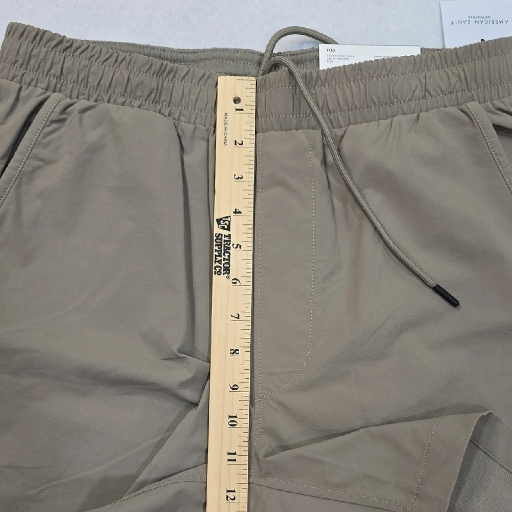 NWT‎ American Eagle Outfitters Men's Elastic-Waist Shorts